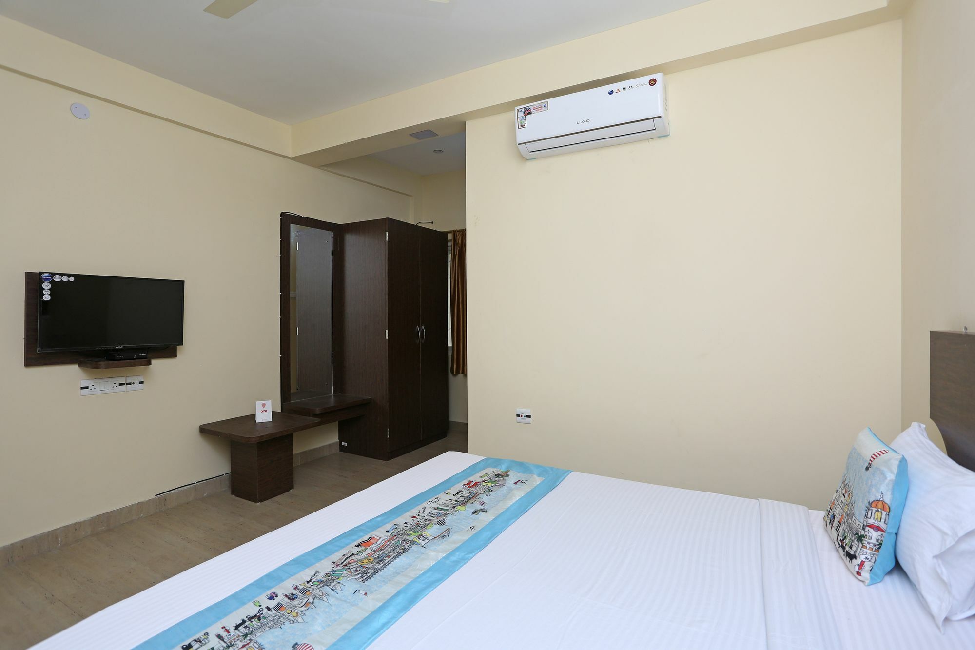 Oyo 11343 Hotel Sai International Bhubaneswar Exteriör bild