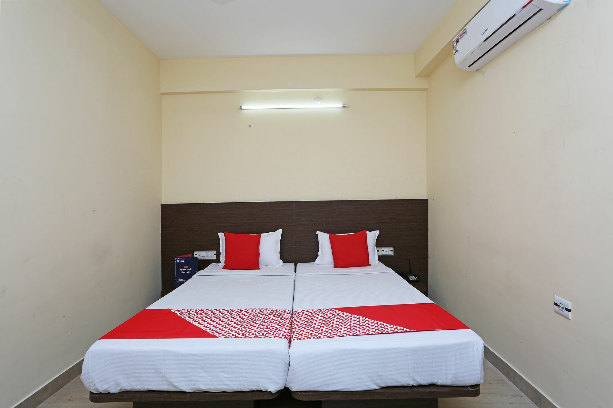 Oyo 11343 Hotel Sai International Bhubaneswar Exteriör bild