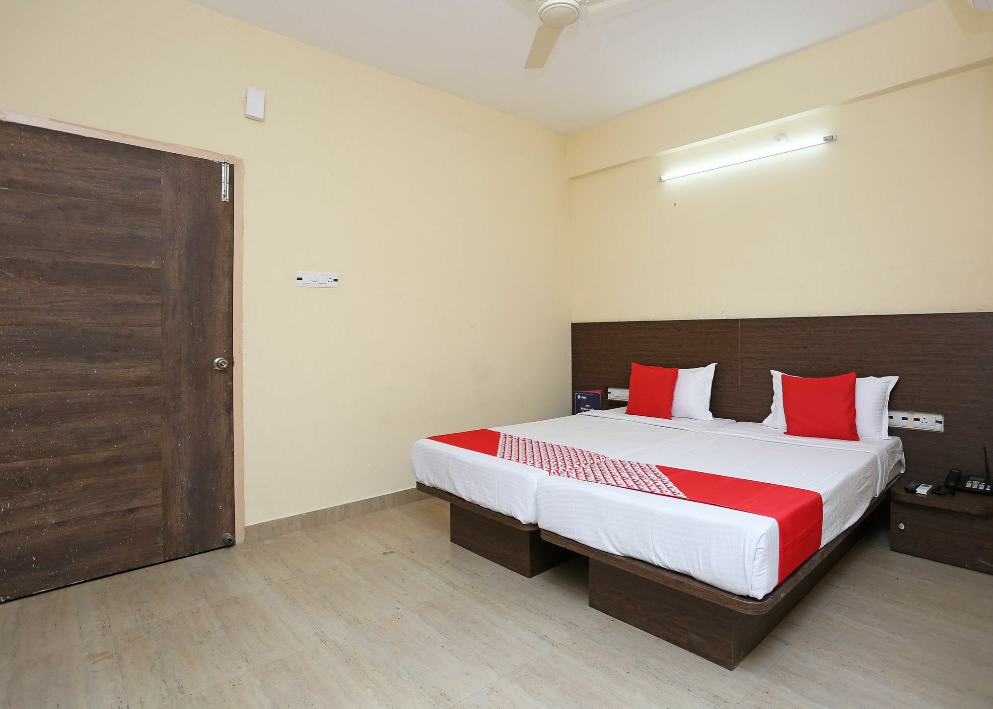 Oyo 11343 Hotel Sai International Bhubaneswar Exteriör bild
