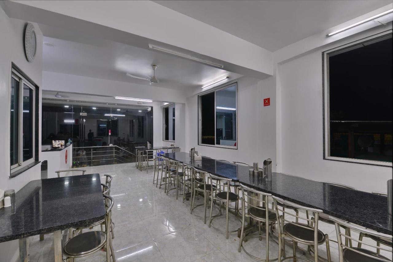 Oyo 11343 Hotel Sai International Bhubaneswar Exteriör bild